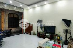 Chính chủ bán nhà phường lĩnh nam hoàng mai 50m2x5t, mt4,5m, chỉ 3,4tỷ. lh0889343186