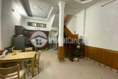 Bán nhà bồ đề long biên 40m2 x 5 tầng ô tô đỗ cổng hơn 3 tỷ.