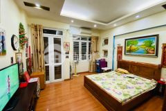 Bán gấp nhà chiến thắng, hà đông 45m2, 4 tầng, mt 4.5m, giá 4 tỷ ô tô đỗ cửa.