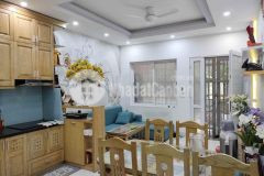 Bán nhà đê la thành, ngõ to, nông, 2 thoáng, gần ô tô, 5 tầng, mt 4m. lh trang 0968588737.