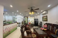 Hơn 200trm2 bán nhà 5 tầng mặt phố hồ tùng mậu cầu giấy 130m mặt tiền 5m full 100 thổ