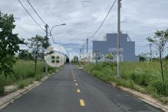 Bán căn nhà phố gần chợ nhơn đức với diện tích 90m2