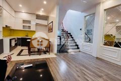 Ba bước chân ra mặt phố hoàng mai nhà mới xây 5 tầng 34m2 mặt tiền 4m chưa đến 4 tỷ.