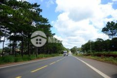 Duy nhất còn 2 lô liền kề mặt tiền hùng vương megacity kontum giá sụp hầm 1 tỷ 330 triệu. lh 0961808