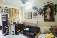 Bán nhà cmt8, quận 10, dt khủng, giá rẻ