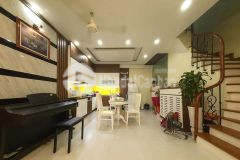 Siêu hiếm nhà phân lô oto tránh chiến thắng, 30m x 6 tầng, thang máy, vỉa hè rộng tiện ích nhiều.