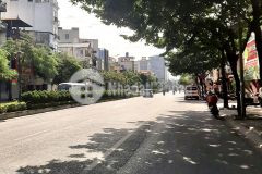 Mặt phố nguyễn văn cừ, vị trí vỉa hè kinh doanh ô tô đỗ thả ga