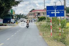 Đât nên tây ninh, măt tiên đương nhưa 20m, full thô cư. liên kê cao tôc hcm môc bai. g