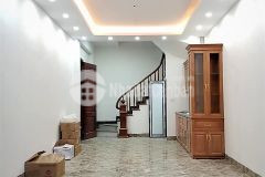 Cần bán nhà kiều mai, bắc từ liêm, 42m2 x5t, hơn 4 tỷ, ô tô, đắc địa, 0989288166