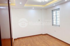 Bán nhà nguyễn văn huyên lô góc cầu giấy, dt 52m24t, oto giá 11.2 tỷ.