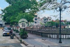 Ngọc chi 2 mặt ngõ ô tô tránh xung quanh kinh doanh cạnh cầu nhật tân sát chân intracom riverside