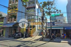 Chuyển nhượng gấp nhà k134 núi thành, dt 157m2, 15 căn hộ, giá đầu tư