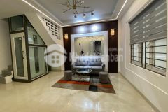 Cầu giấy 37m lô góc mt 6m 6 tầng thang máy nhà mới ở ngay.