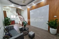 Bán nhà đẹp trung kính 40m2, 5 tầng, ngõ nông gần ô tô, gần hồ điều hòa, giá 4.4 tỷ