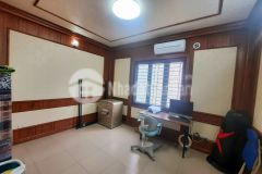 Bán nhà trích sài. vỉa hè. kinh doanh. ô tô đỗ ngày đêm. 3 bước chân ra hồ tây.