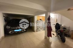 Bán nhà phân lô hoàng quốc việt cầu giấy, oto vào nhà dt 52m25t giá 11.44 tỷ.