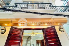 Nguyễn đức cảnh nhà mới đẹp lô góc 3 thoáng. gía 4.6 tỷ.