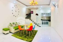 Xh vào nhà bán nhà 4 tầng hxh cmt8, q10, 44m2 4.3x10.2m, 7.3 tỷ