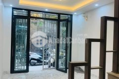 Siêu phẩm cầu giấy ngõ thông nhà đẹp. 42m 5 tầng mt 3.5 giá 6tỷ