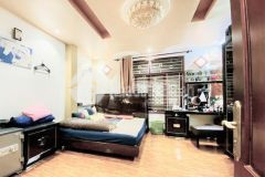 Bán nhà mặt ngõ 575 kim mã, 72m mt 5,8m, kd tốt, giá 17,4 tỷ.