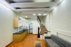 Kẹt tiền bán gấp nhà 4 tầng mt lê văn sỹ, q3, 65m2, ngang 6.2m, 12 tỷ