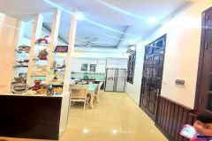 Cần bán gấp nhà mặt ngõ đê la thành giá 5 tỷ, 43mx5t, mt 4,2m.