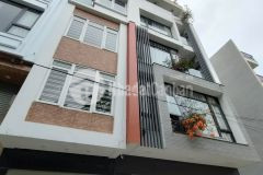 Bán khẩn cấp nhà phân lô đường mỹ đình 40m, 4t, giá 6 tỷ, kd, oto đỗ cửa.