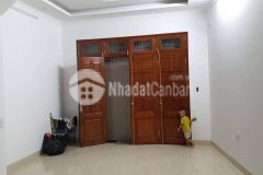 Cần bán nhà mới xây đê trần khát chân diện tích 43m2, 5 tầng, mặt tiền 3.8m, giá 5 ty