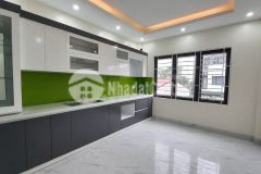 Bán nhà mới 48m2 đàm quang trung long biên 5 tầng ô tô đỗ cổng. hơn 3 tỷ.