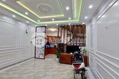 Cầu diễn nhà đẹp ô tô chỉ 5 tỷ