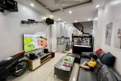 Nhà đẹp ngô gia tự cần bán 32m 5 tầng giá 3.28 tỷ gần big c long biên.