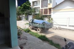 Hàng ngộp. hạ 300tr chỉ còn 4.2 tỷ chốt trong tháng, đường ô tô né nhau, 1 trệt 2 lầu. 0901421686