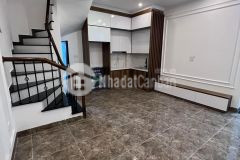 Bán nhà trường chinh, nhà mới, gần phố, ngõ ô tô. 40m2. giá 4.75 tỷ.
