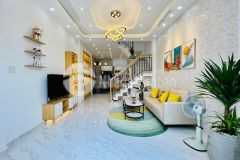 Nhà đẹp hẻm xe hơi, cần tiền bán gấp