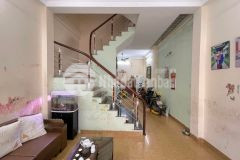 Bán nhà xuân thuỷ 38m2, lô góc, 5 ngủ, ba gác, giá 3.5 tỷ cầu giấy. 0968672282