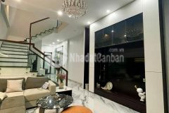 Chỉ nhỉnh 3 tỷ có ngay căn nhà khu vực nguyễn đình hoàn dt 35m2x5t, ngõ thông, bãi oto gần nhà.