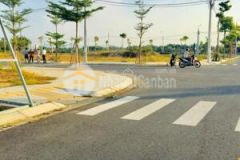 Gia đình có việc cần bán lô góc vị trí đẹp 203m2 cam kết rẻ nhất dự án megacity kon tum. lh 096180