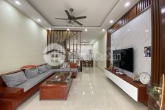 Bán nhà 5 tầng x 57m2 ngõ 63 cổ linh, cạnh hồ him lam 5.15 tỷ.