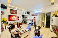 Cần bán gấp nhà mặt phố yên lạc 50m 4 tầng,ô tô đỗ cửa giá 5tỷ