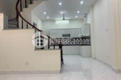 Nhà việt hưng cần bán 46m 3 tầng giá 3.2 tỷ đầy đủ tiện ích.