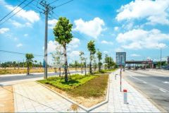 Chủ cần gửi bán lô góc vị trí đẹp nhìn thẳng ra công viên full thổ cư. lh 0961808556