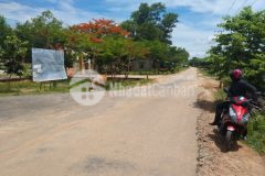 Đất châu thành mặt tiền nhựa, sổ sẵn, phía sau trường học