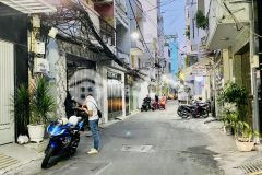 Gấp bán nhà hẻm vip cmt8 ô tô đổ cửa