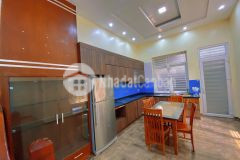 Bán nhà phố cầu giấy, doanh thu 70trtháng, ô tô tránh,vỉa hè đá bóng, 140m, mt 7m.