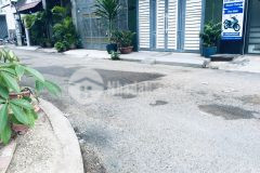 Hoảng hốt nhà quốc lộ 13 hxh tới ngay cửa chỉ 80trm2, bình thạnh.