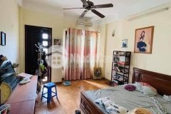 Bán nhà quận 11 ngay góc hẻm ôtô, 62.5m2, sổ đẹp, siêu rẻ, khu dan trí cao