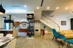 Bán nhà phố trần quốc hoàn, 50m25tmt10m. lô góc ô tô kinh doanh, chỉ nhỉnh 13 tỷ.0922.39.6368