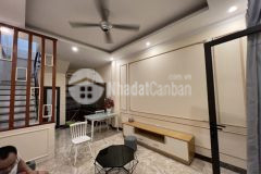 Bán nhà phúc lợi long biên 42m2 x 5 tầng, full nội thất, giá chỉ hơn 2 tỷ