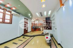 Bán nhà lạc long quân cầu giấy 60m2 mt6m phân lô oto vào nhà 6t thang máy 12tỷ.