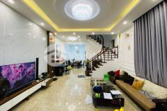 Mặt phố đống đa kinh doanh sầm uất,110m 3 tầng 18 tỷ